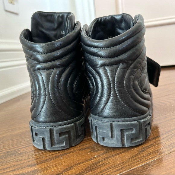 Black leather Versace sneakers - Picture 5 of 14